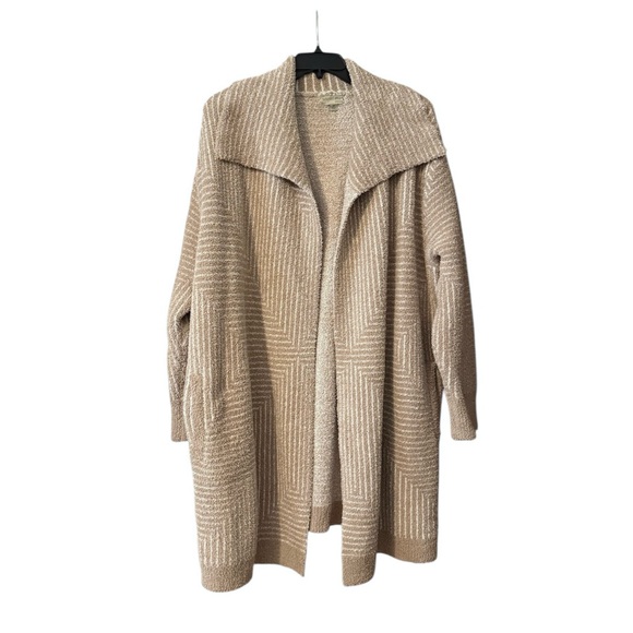 Barefoot Dreams CozyChic cardigan with a tan and white geometric pattern size 3X